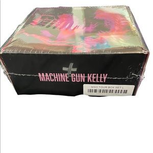 MGK Mainstreamsellout Box Size L